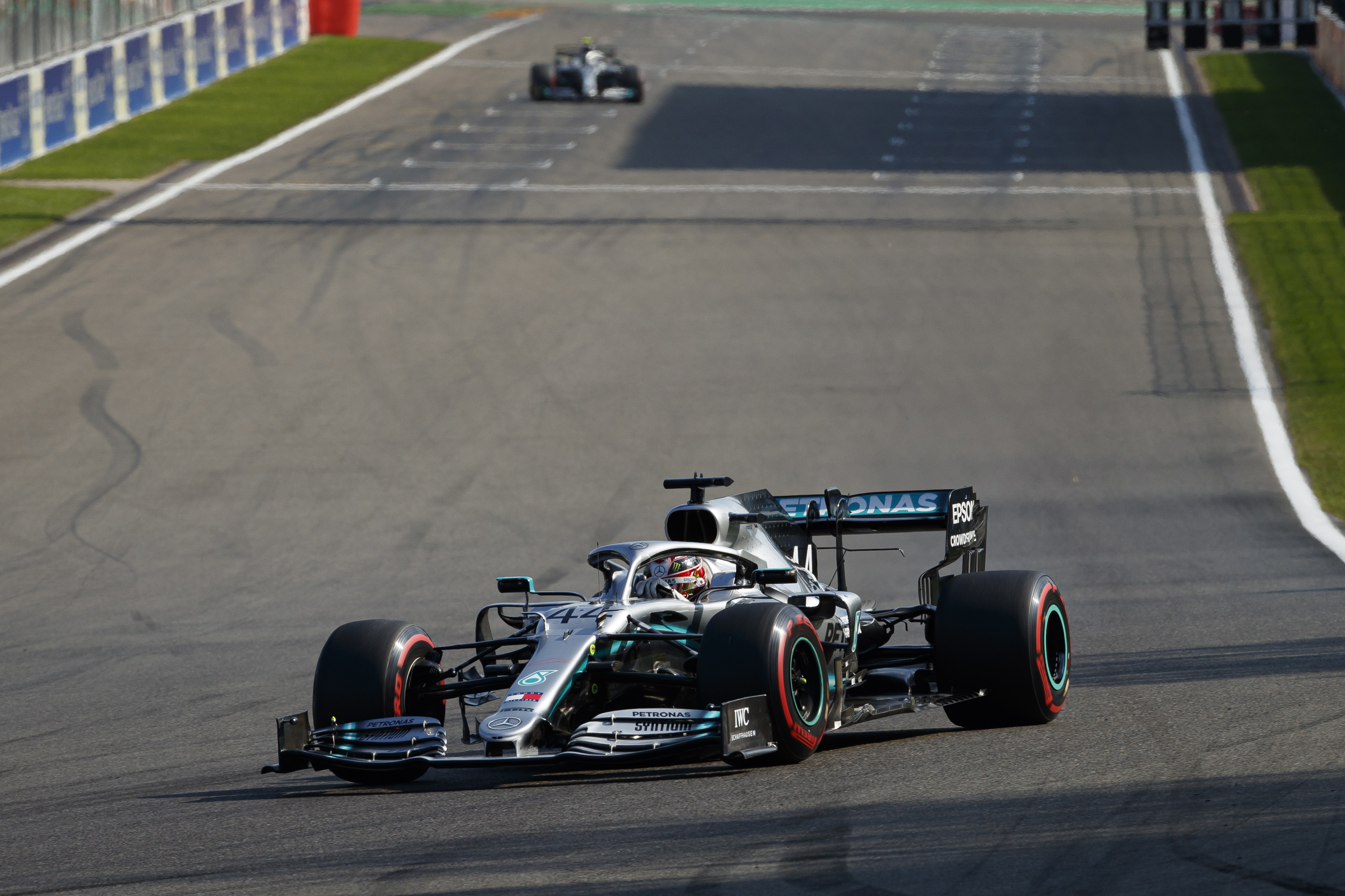 恒大击败老对手F1车队，晋级之路一路高歌